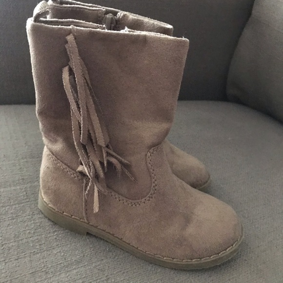 Girls Old Navy Fringe Boots Size 7 - Picture 1 of 4